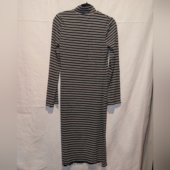 Dual Nature Striped Black and White Turtleneck Midi Dress Medium - Picture 8 of 8